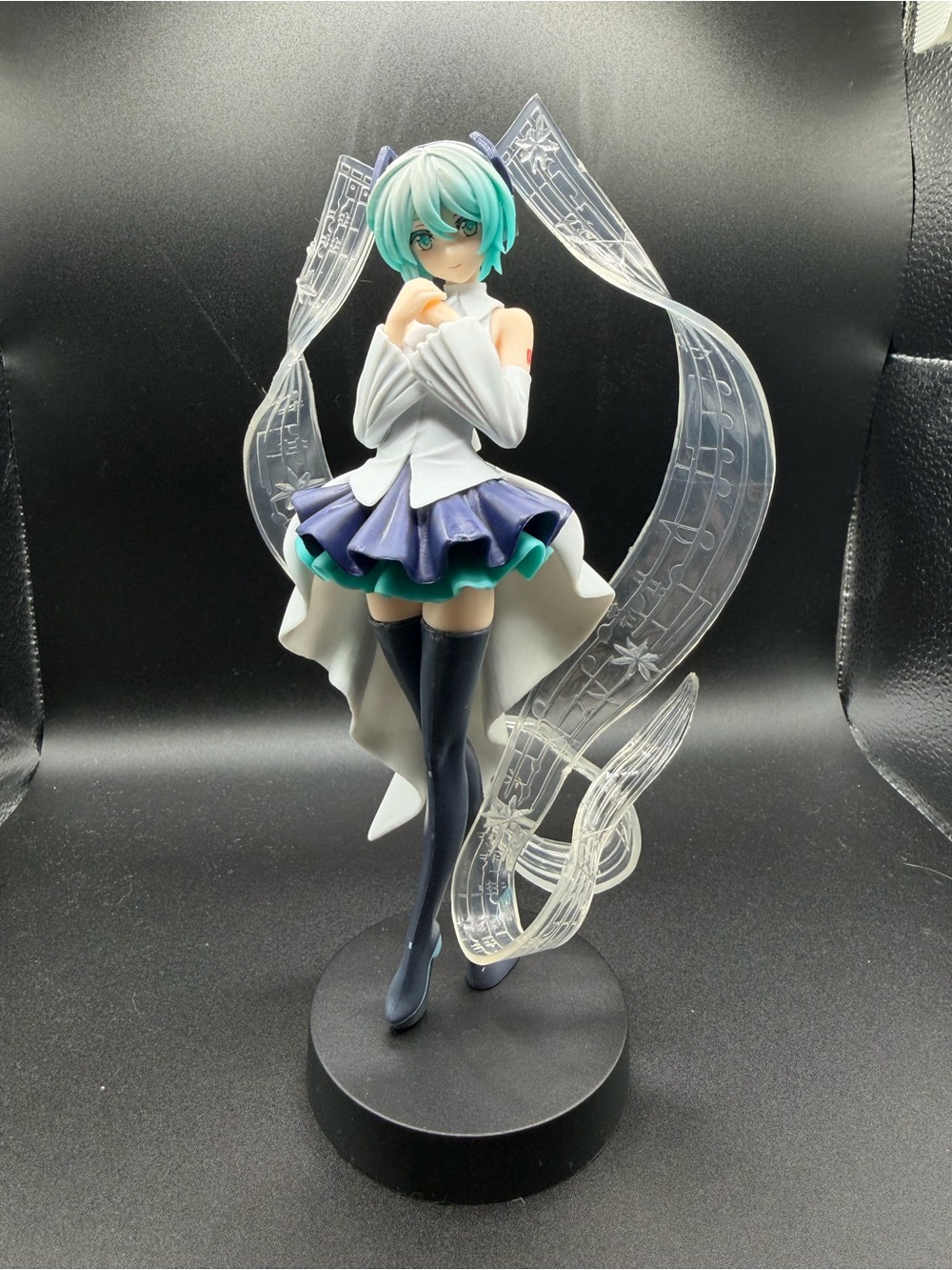 miku figurine
